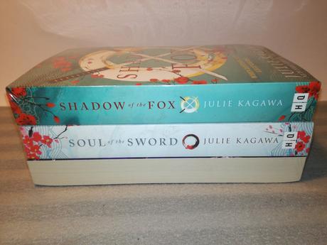 Julie kagawa v anglictine, 