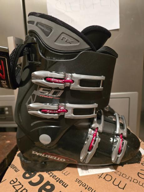 Lyziarky, dalbello,40