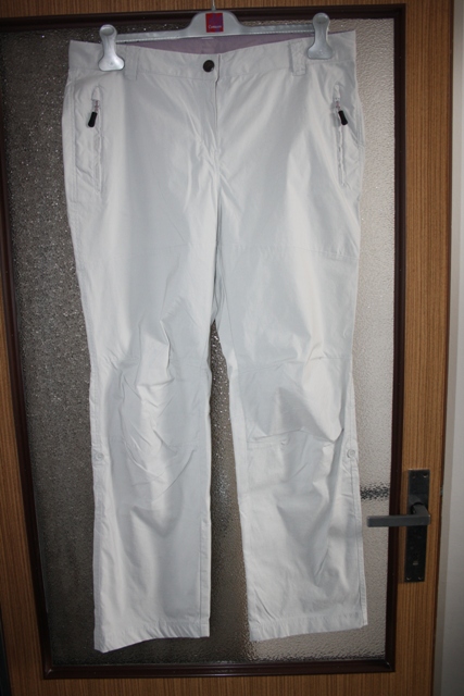 Dámske športové nohavice č. 44, 44