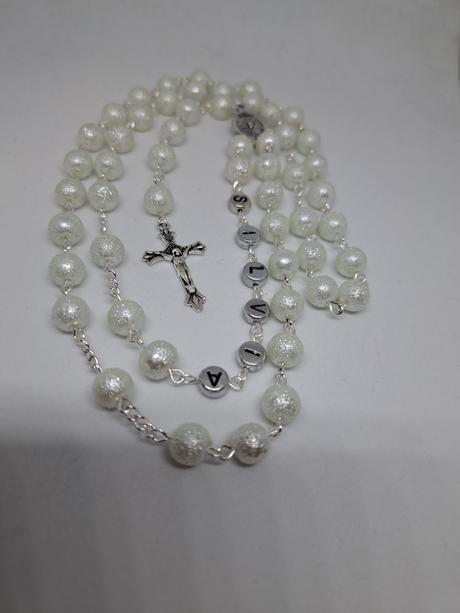 Ruženec s menom a dátumom e163, 