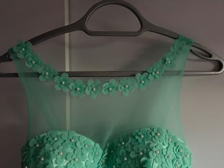 Tyrkysové šaty s kvetinkami, l