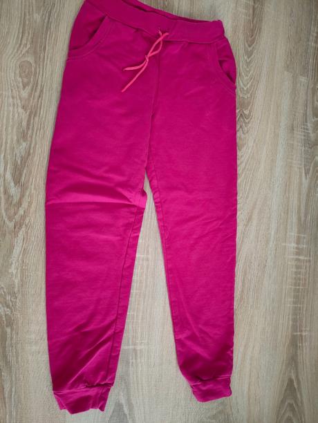 Krásne tepláky, 134