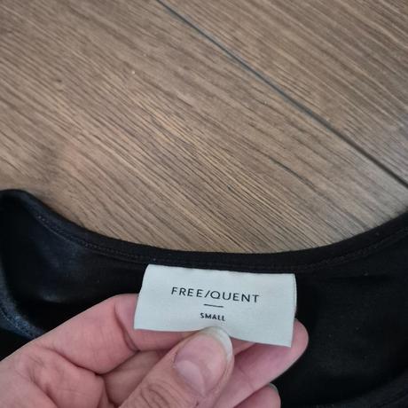 Tričko s pufatými rukávmi free/quent, s