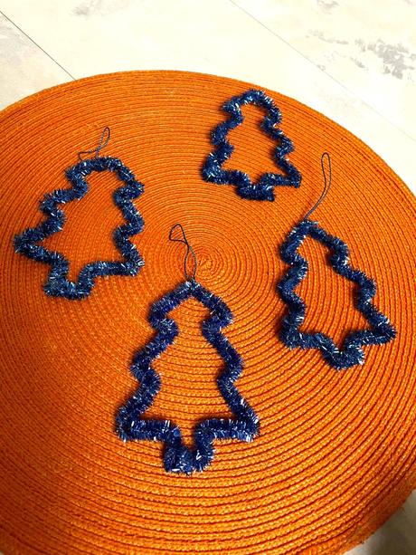 Vianočné ozdoby/ stromčeky-sada 5 ks,