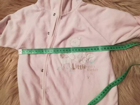 Dievčenský overal, 68