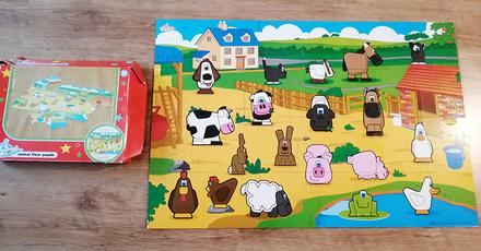 Velke puzzle na zem drevene, 