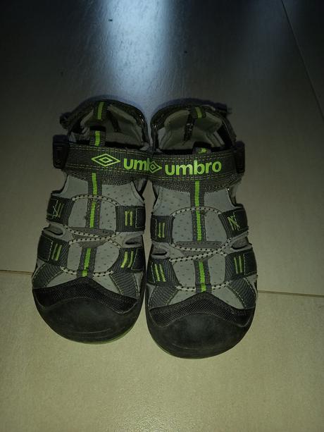 Pekne sandalky, umbro,30
