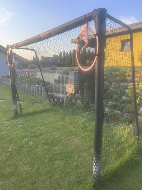 Veľká futbalová bránka, 