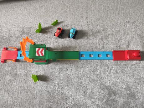 Odpaľovacia mini dráha s dino autíčkami, 