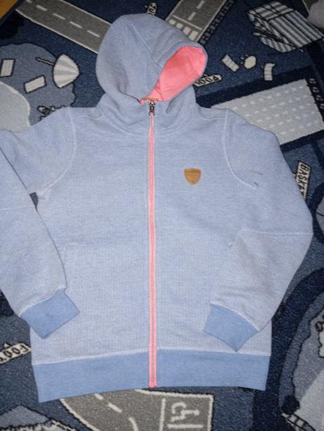 Hrubšia mikina, 146