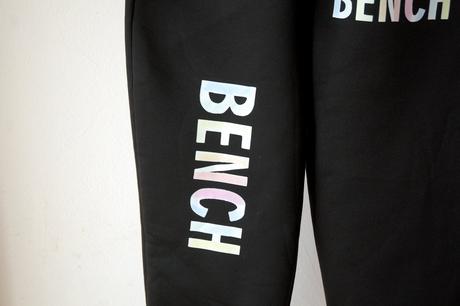 Štýlové čierne tepláky značky, l