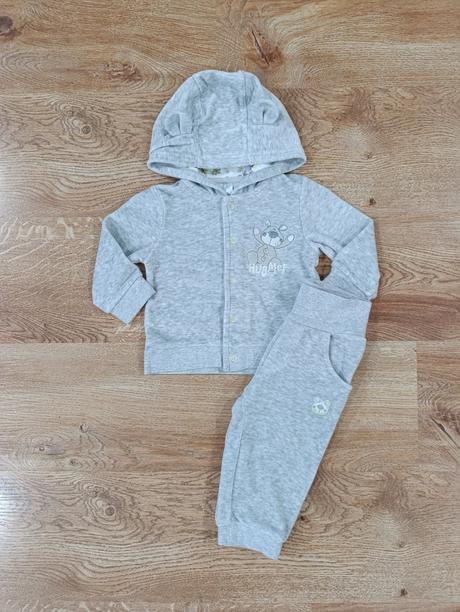 Velúrová súprava, 74