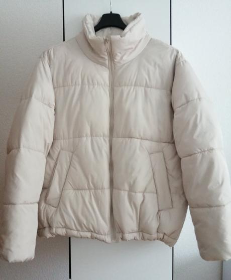 Pekná zimná bunda, reserved,38