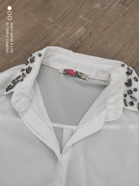 Biela lahka bluzka s kamienkami, 36
