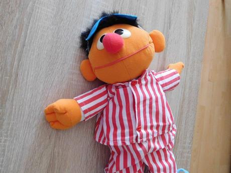 Elmo-ernie-50cm-v pyžamku, 