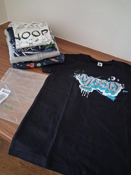 Predám nové tričko s visačkou darujem k tomu balik, roly,134