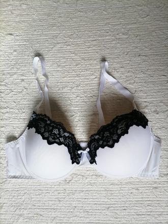 Nová podprsenka s čipkou 95c, bonprix,95c