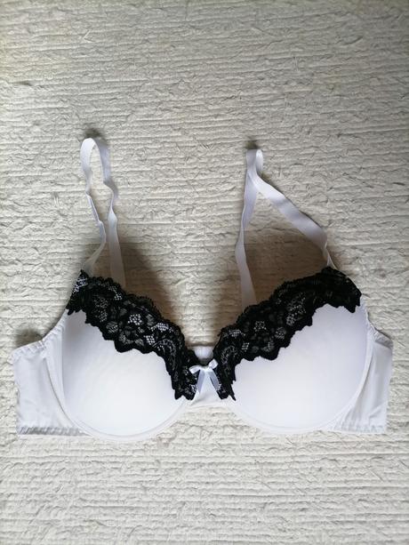 Nová podprsenka s čipkou 95c, bonprix,95c