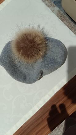 Baretka s pravou kožušinou, 