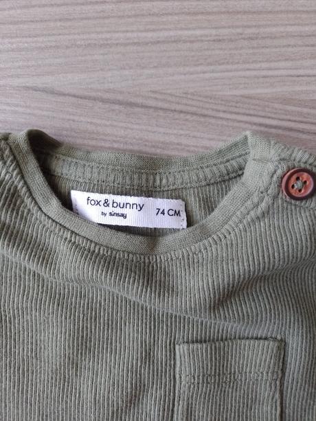 Khaki vrúbkované tričko 74, sinsay,74