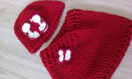 Čiapka s motyľom + nakrčnik, 98