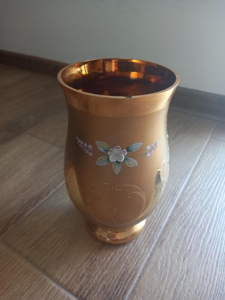 Váza z borského skla, 