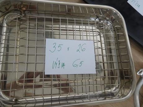 Plechy na pečenie nové + mlynček na maso 5,