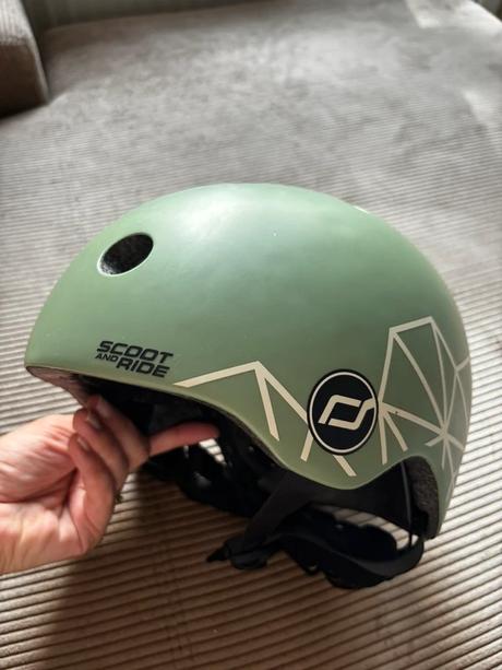 Scoot and ride prilba, 