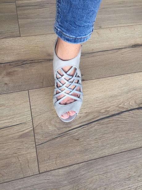 Kožene sandalky, guess,37