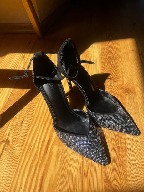 Kamienkové lodičky, 40