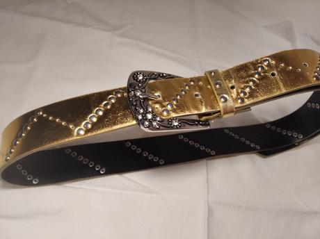 Zlatý opasok, atmosphere