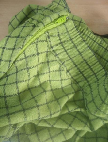 Hrubšia midi sukňa, s