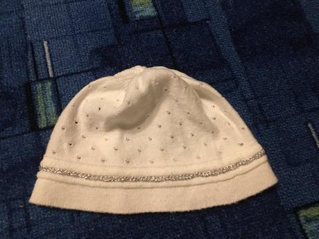 Pekná jesenna čiapočka so strieborným pásikom 68, 68