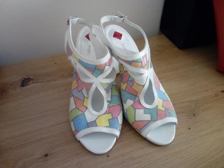 Prenadherne sandalky, 36