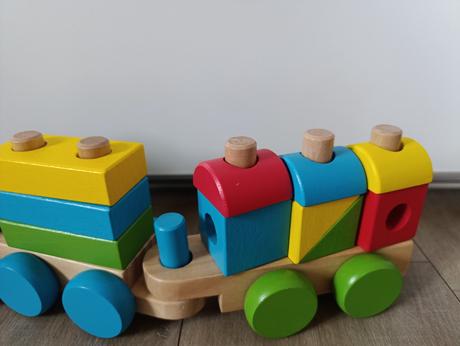 Woody drevený vláčik, 