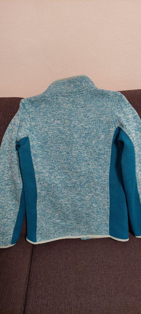 Sveter v .134/140, crivit,134