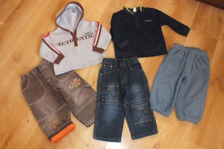 3x nohavice a mikiny, 92