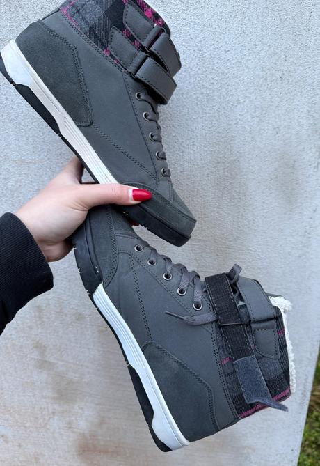 Tenisky, authority,37