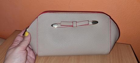 3 púzdra kozmetické, 