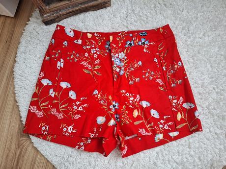 Nádherné sortky pas 70cm, s