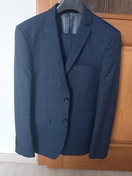 Oblek pre chlapca, 44