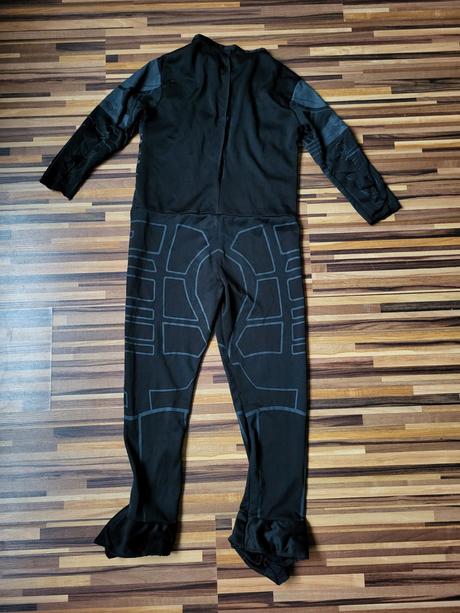 Karnevalový overal batman na 5-6 rokov,