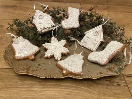 Medovník domček - perník s bielou polevou 2 ks, 