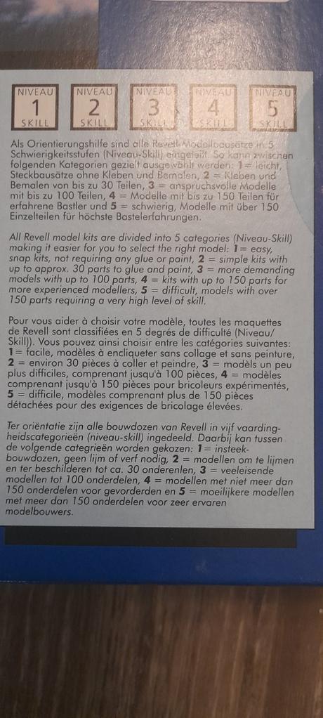 Plastovy model lietadla na lepenie, 