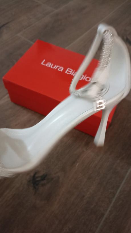 Laura biagotti sandálky c.39, 39