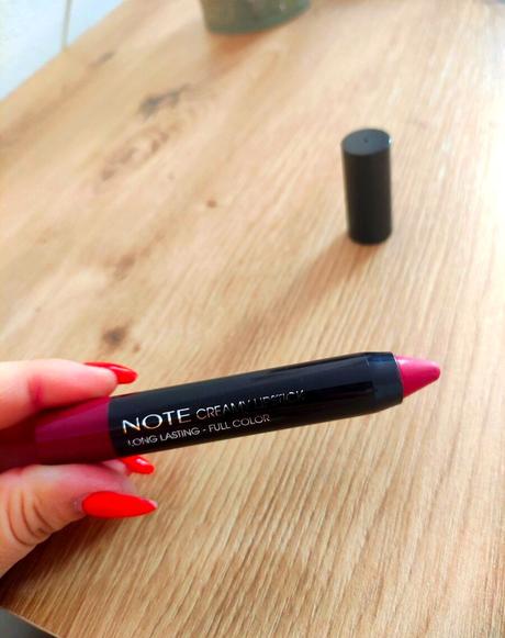 Note krémový rúž,