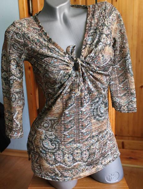 Bluzka s vystrihom, s