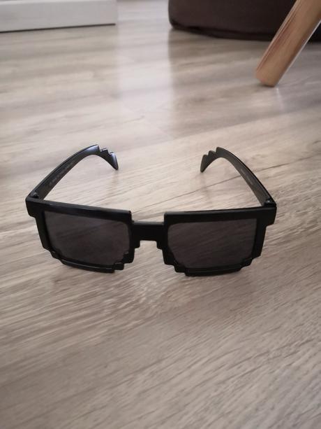 Detské slnečné okuliare, reserved