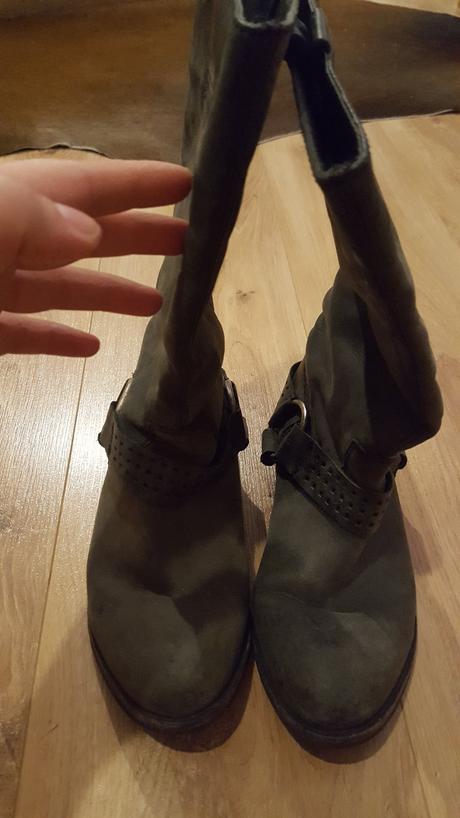 Šedé kožené čižmy č.36, 36