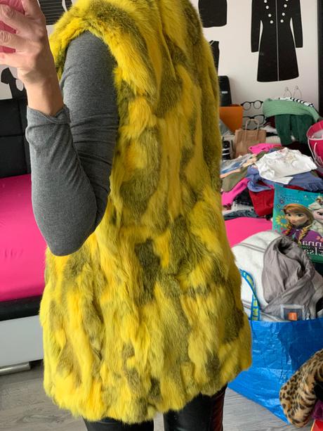 Kozusinove vesta nenosena, s